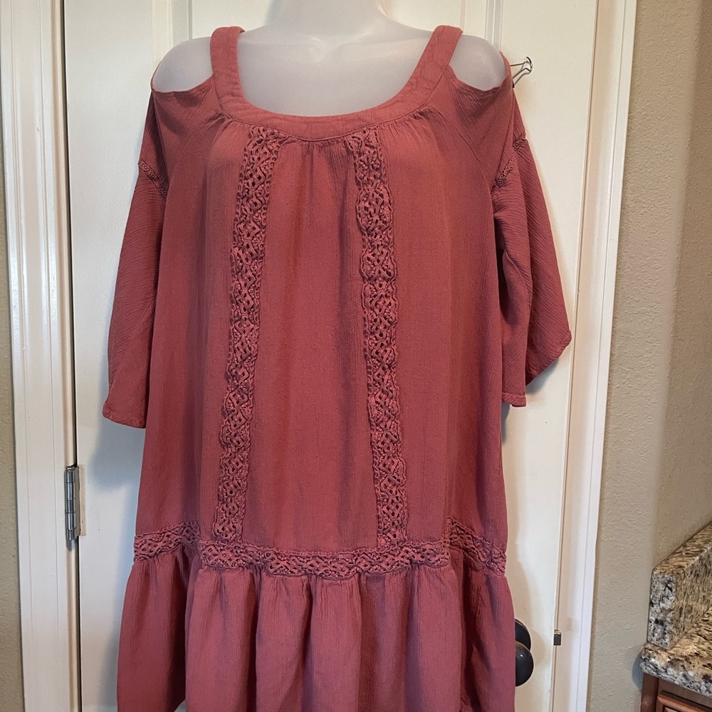 Cold shoulder drop dress. Mauve. XL